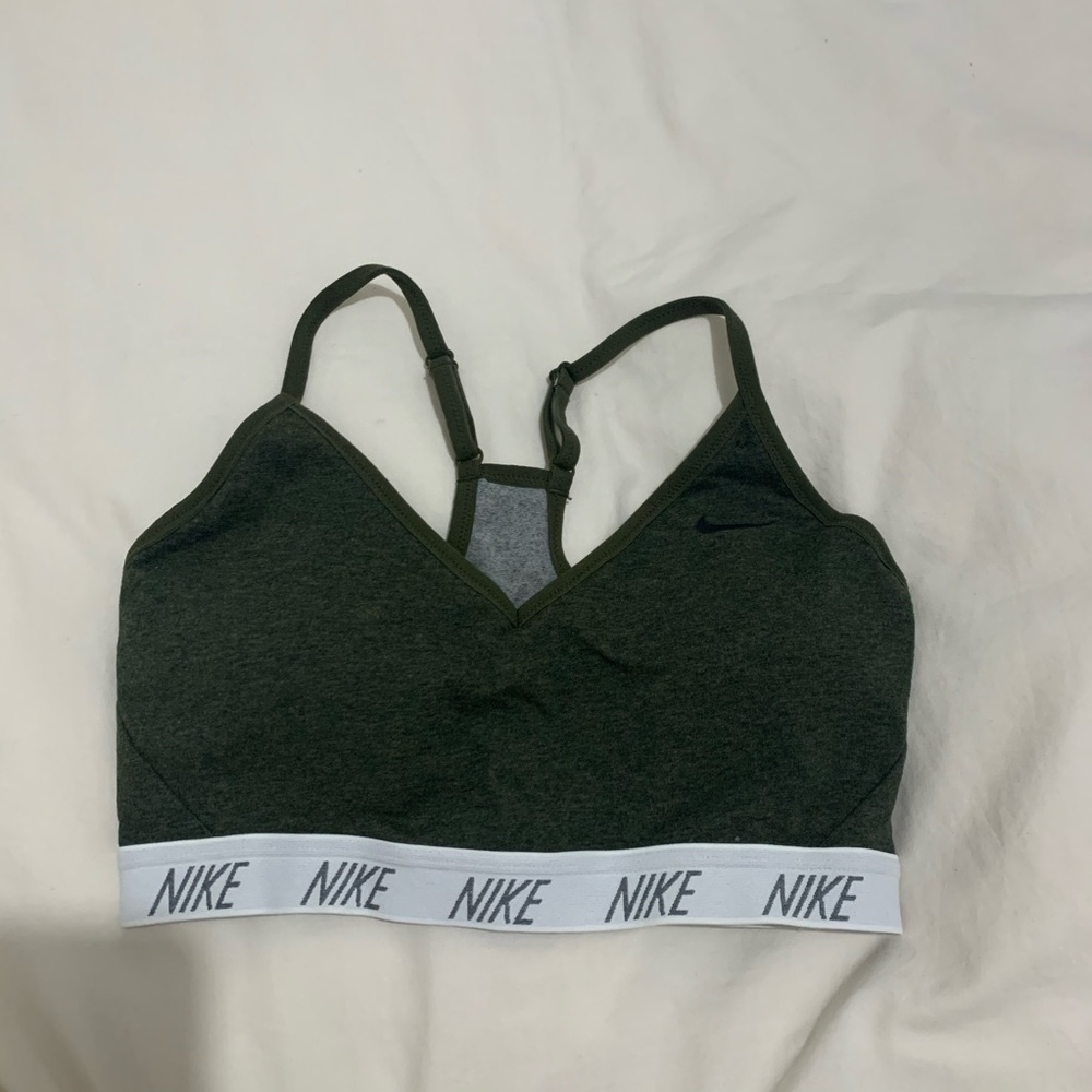 NIKE Indy sports bra